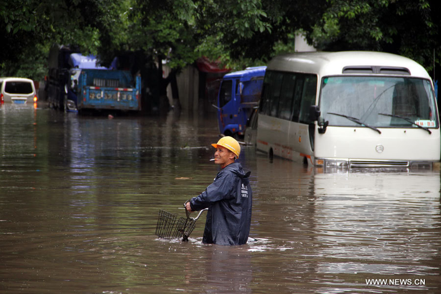 Chine: de fortes chutes de pluie tuent six personnes au Guangxi  (3)