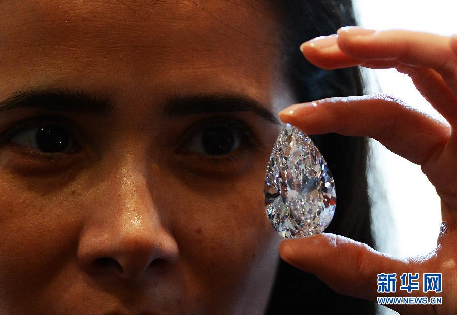 Un diamant de plus de 100 carats va être mis aux enchères en Suisse