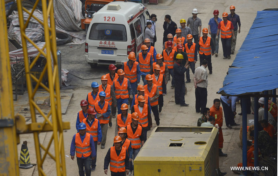 Chine: deux morts et trois ensevelis dans l'effondrement d'une ligne de métro en construction  (3)