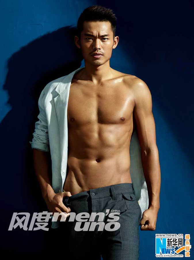 Le joueur chinois de badminton Lin Dan pose pour un magazine (6)