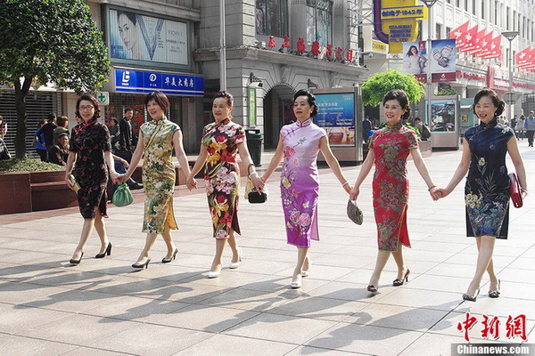 Tout le charme du Qipao dans les rues de Shanghai (3)