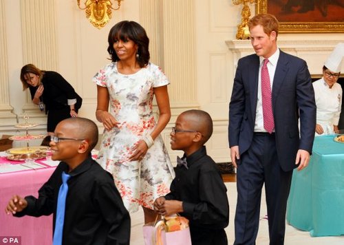 Le prince Harry accueilli à la Maison Blanche par Michelle Obama (3)
