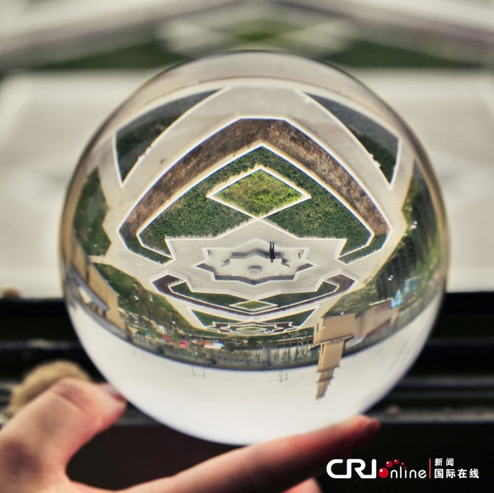 Une boule de cristal pour découvrir la 9e édition de l'Exposition internationale d'Horticulture de Beijing