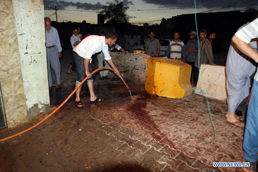 Irak : 12 morts et 25 blessés dans un attentat-suicide contre une mosquée à Kirkouk (police)
