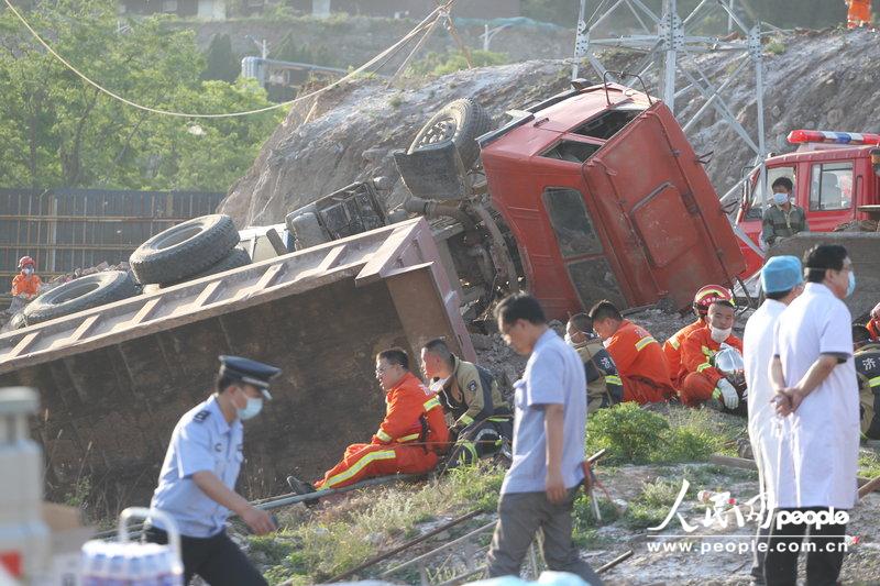 L'explosion dans une usine d'explosifs au Shandong fait douze morts (6)