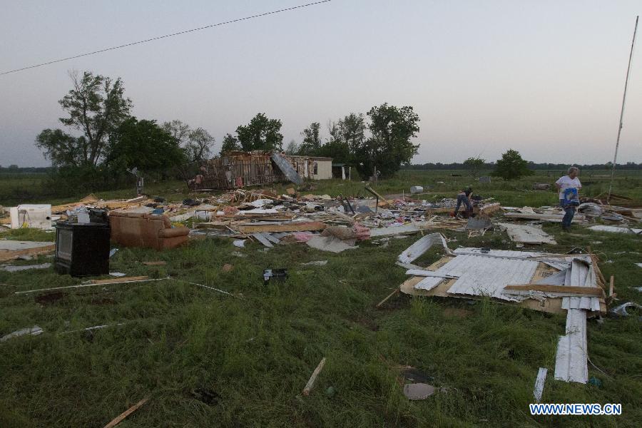 Etats-Unis: 10 morts confirmés dans la tornade qui a frappé la ville d'Oklahoma  (5)