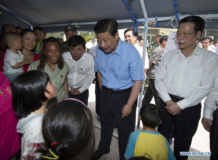 Le président chinois met l'accent sur la réhabilitation des zones sinistrées au Sichuan