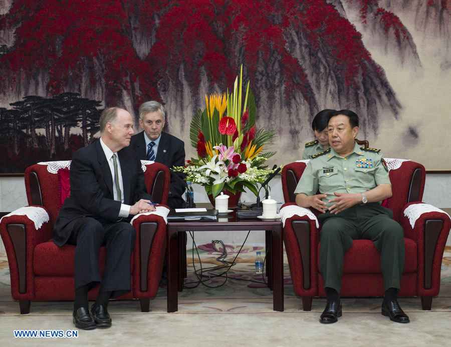 Un vice-Premier ministre et un dirigeant militaire chinois rencontrent le conseiller américain à la sécurité nationale (2)