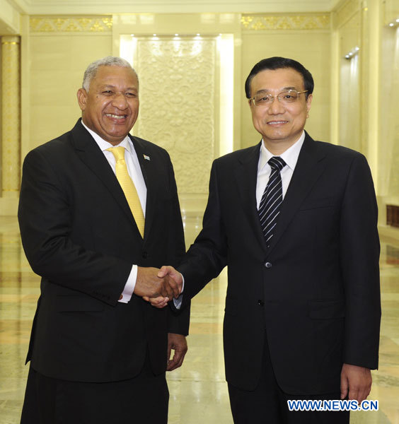 Li Keqiang s'entretient avec son homologue fidjien