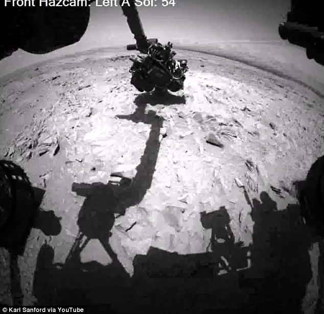Depuis lors, la vidéo a été partagée 227 000 fois. Le robot Curiosity a atterri le 6 août 2012 sur Mars, et a débuté son exploration et son analyse du sol et du paysage martien.