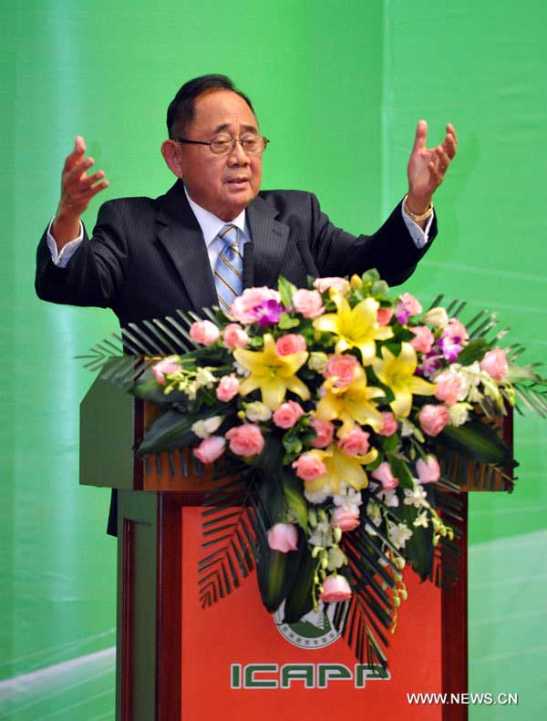 Jose De Venecia, co-président du comité permanent de la Conférence internationale des partis politiques asiatiques, donne un discours lors de la réunion spéciale dans le cadre de la Conférence internationale des partis politiques d'Asie à Xi'an, le 30 mai 2013.