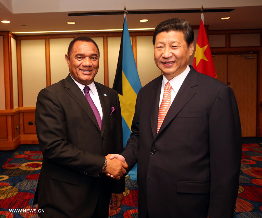 Le président chinois Xi Jinping rencontre avec le Premier ministre des Bahamas Perry Christie.
