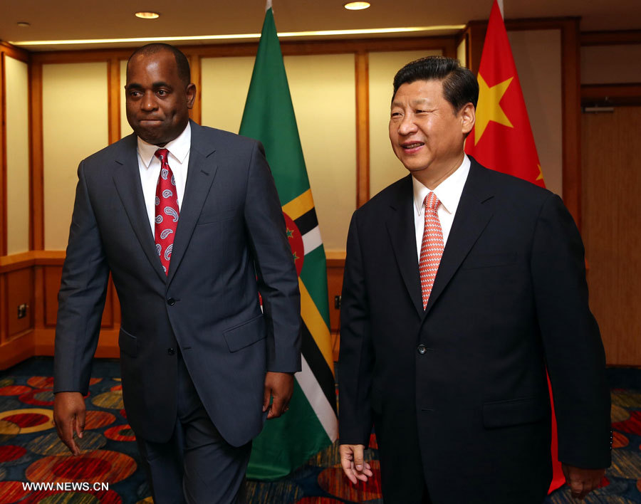 Le président chinois Xi Jinping rencontre avec le Premier minisre de la Dominique Roosevell Skerrit.