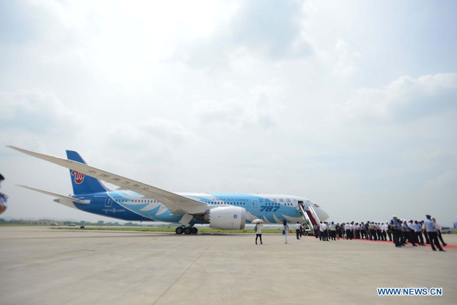 Livraison du premier Boeing 787 en Chine (2)