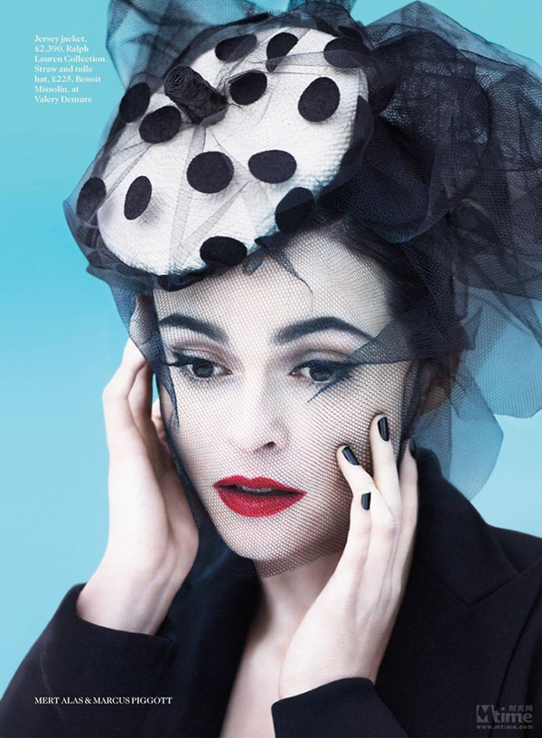Helena Bonham Carter joue la carte de la simplicité et de l'élégance en couverture de VOGUE (3)