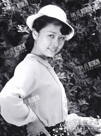 Peng Liyuan : des photos d'époque de la première dame de Chine (9)