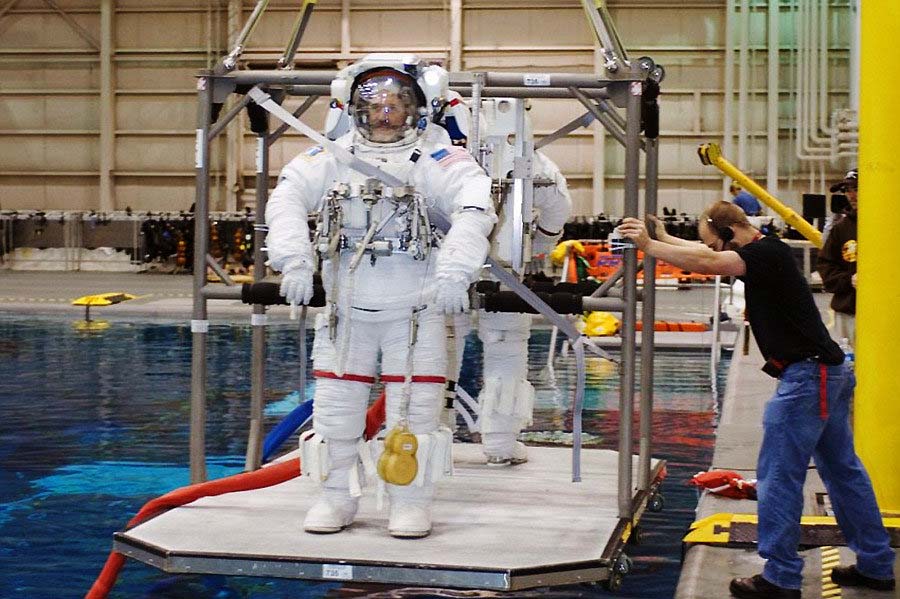 La plus grande piscine d'entraînement d'astronautes du monde (5)