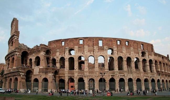 5 ItalieNombre de visiteurs : 46 100 000Principaux pôles d'attraction: civilisation antique, culture du café, mode.