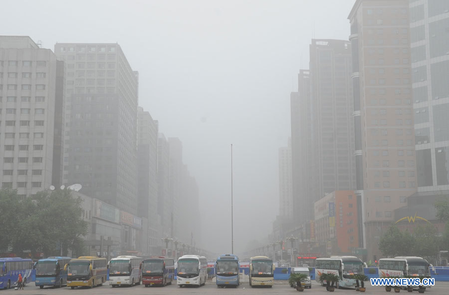 Chine: un épais brouillard enveloppe la ville de Shijiazhuang