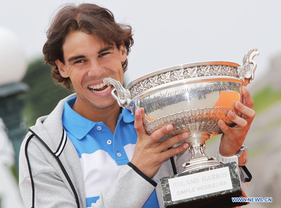 Nadal fête sa victoire à Disneyland Paris (2)