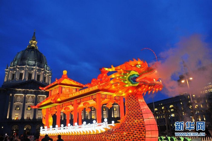 Célébrations de la fête des Bateaux-Dragon à travers la Chine (19)