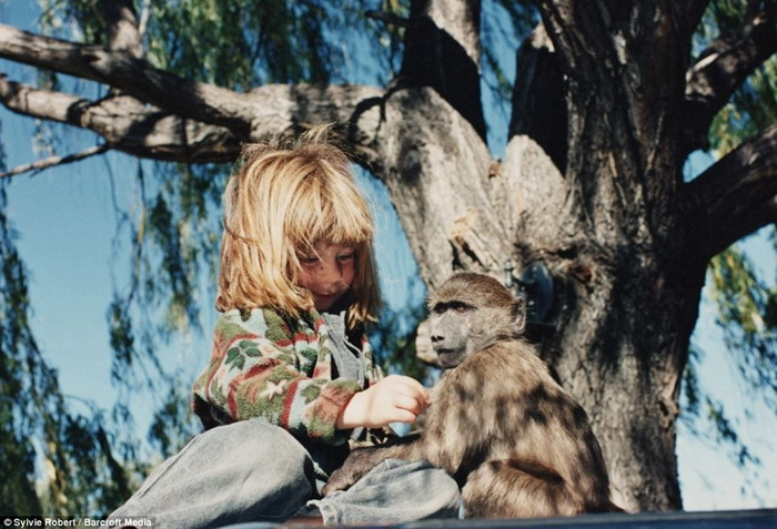 En images : histoire de Tippi Degré, l'enfant qui a grandi auprès des animaux (3)