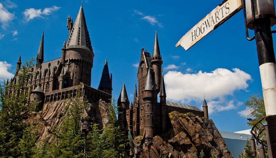 Le château de Poudlard aux Studios Universal d'Orlando, en Floride, aux Etats-Unis. C'est la reproduction à l'identique du château de la célèbre série de films à succès « Harry Potter ».