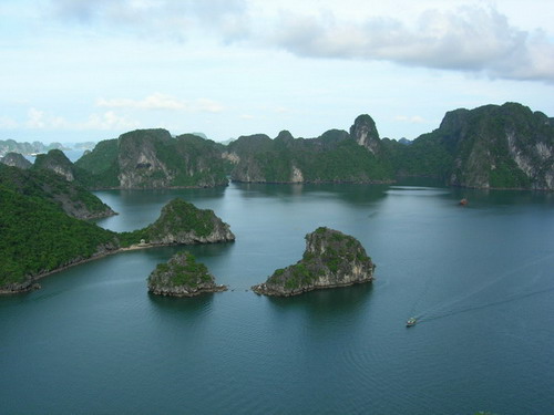 Halong Bay (Vietnam) 