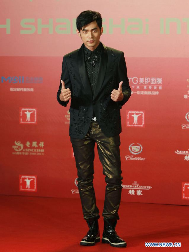 L'acteur Jay Chow sur le tapis rouge de la cérémonie d'ouverture du 16e Festival international du film de Shanghai, le 15 juin 2013