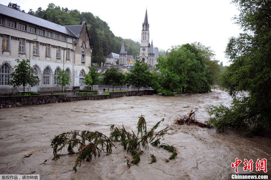 Les inondations frappent le sud-ouest de la France (4)