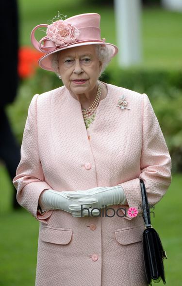 Défilé de chapeaux au Royal Ascot de Londres (15)