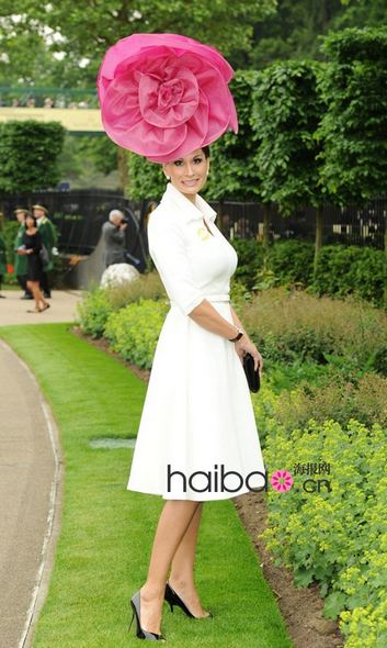 Défilé de chapeaux au Royal Ascot de Londres (12)