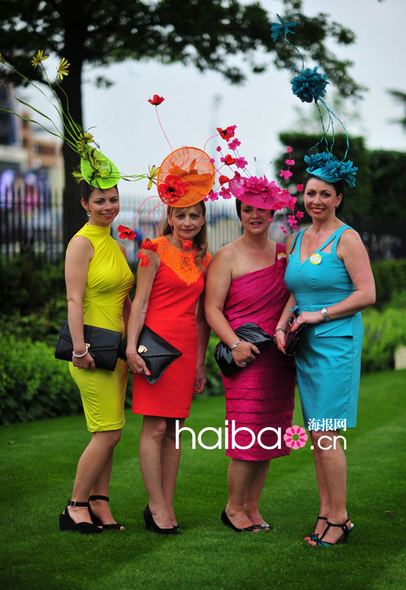 Défilé de chapeaux au Royal Ascot de Londres (23)