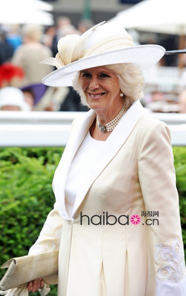 Défilé de chapeaux au Royal Ascot de Londres (14)