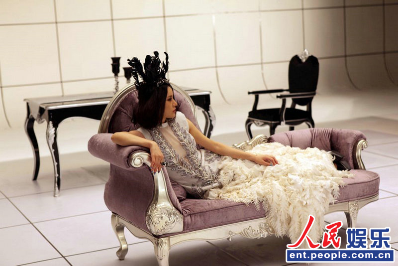 Shang Wenjie à Hong Kong pour le tournage du clip Paint My World (5)