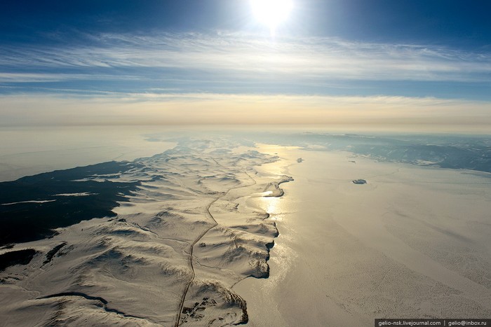 Photos : le lac Baïkal pris par les glaces (3)