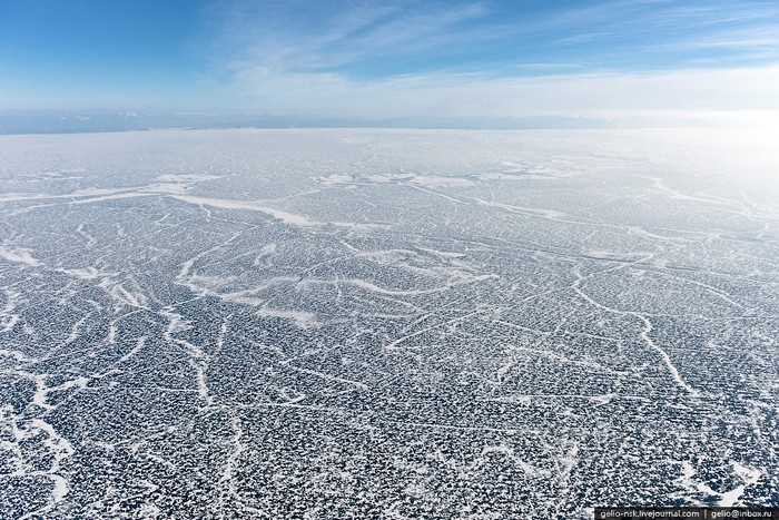 Photos : le lac Baïkal pris par les glaces