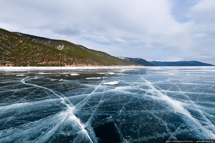 Photos : le lac Baïkal pris par les glaces (2)