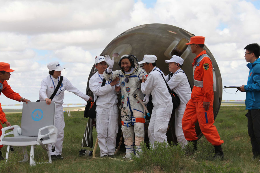 Nie Haisheng établit un record de séjour dans l'espace pour les astronautes chinois 