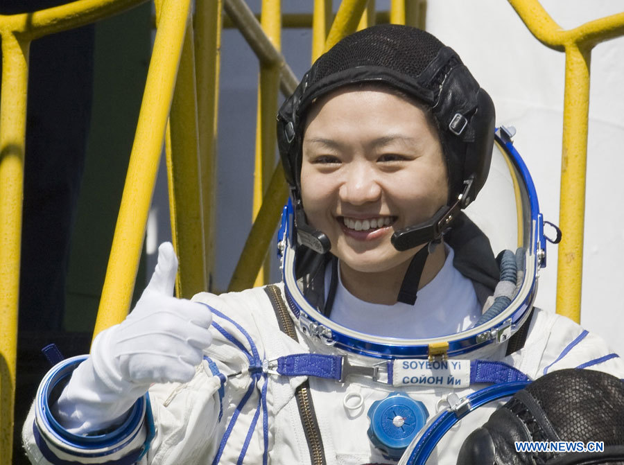 Yi So-yeon. En Avril 2008, Yi So- yeon, à bord d'un vaisseau spatial russe habité vers la Station spatiale internationale, est devenue la première femme coréenne à aller dans l'espace.