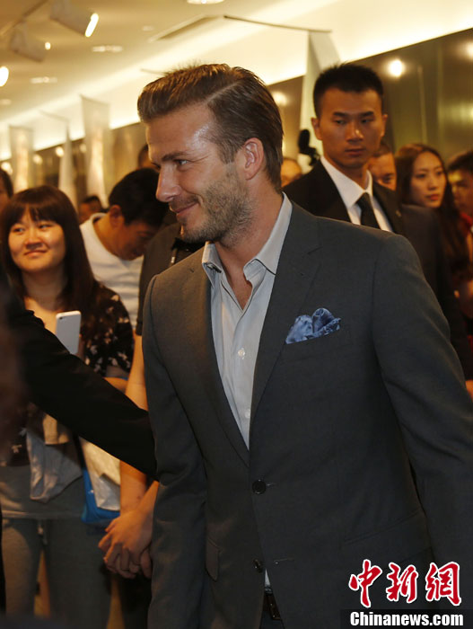 Beckham fait de la publicité à Beijing (5)