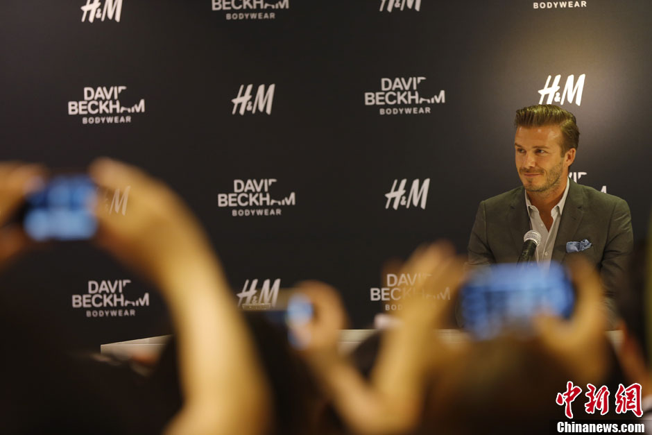 Beckham fait de la publicité à Beijing (6)