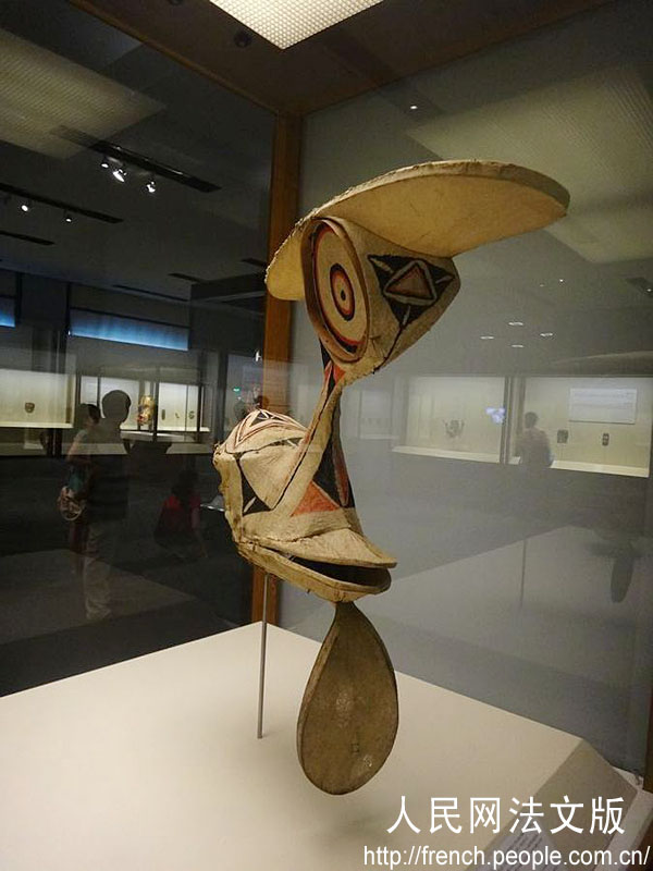 Un masque Kavat en écorce de l'ethnie Baining de Papouasie-Nouvelle-Guinée