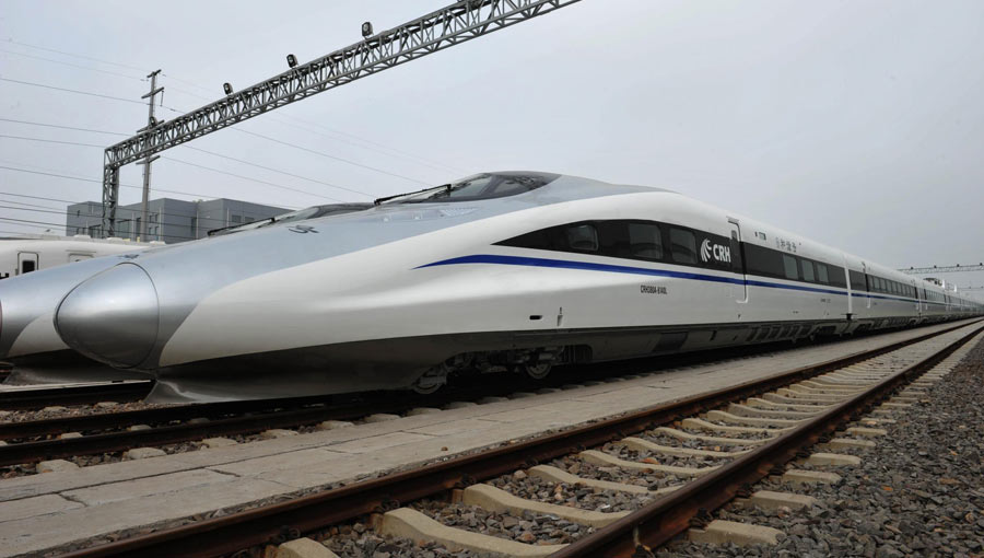 Le premier train à grande vitesse intelligent de Chine sort des lignes d'assemblage