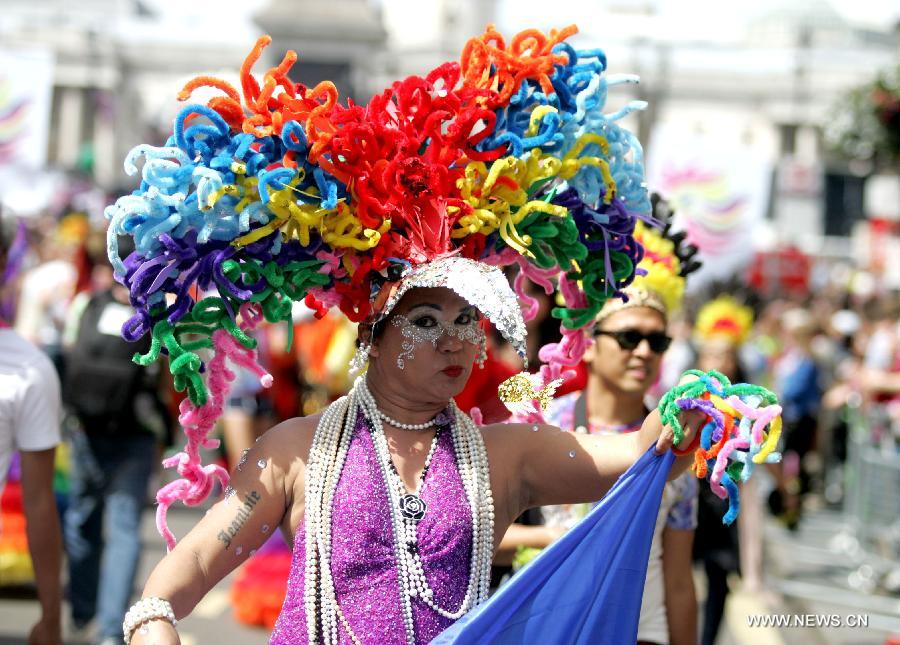 EN IMAGES: La Gay Pride rassemble un grand nombre de personnes à Londres (8)