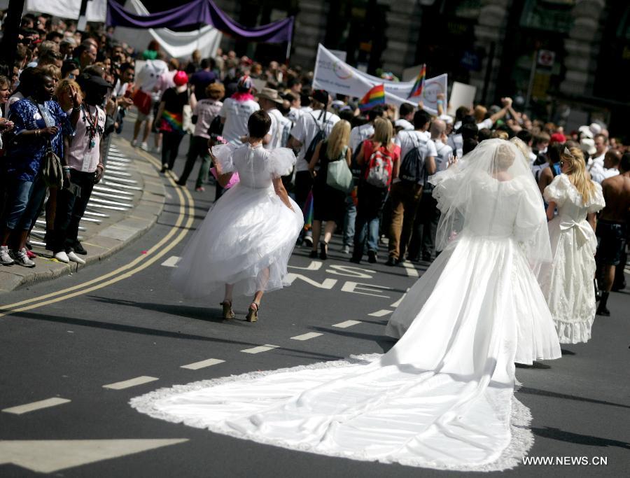 EN IMAGES: La Gay Pride rassemble un grand nombre de personnes à Londres (7)