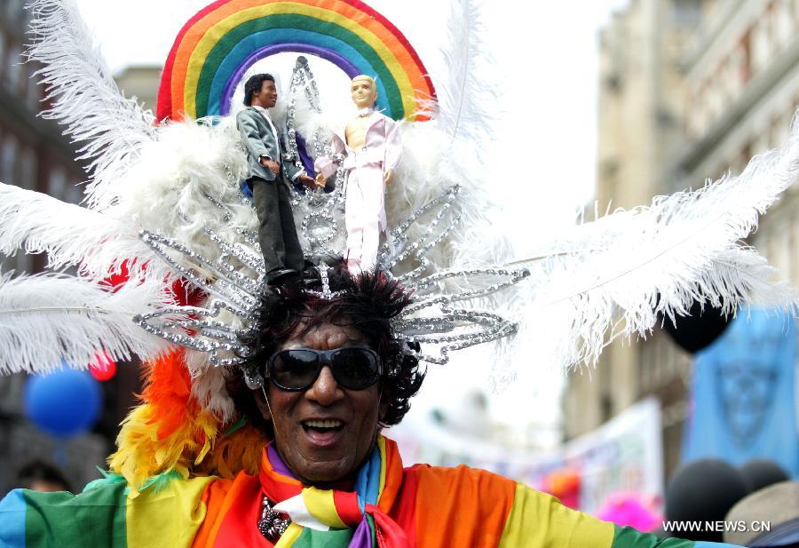 EN IMAGES: La Gay Pride rassemble un grand nombre de personnes à Londres (4)
