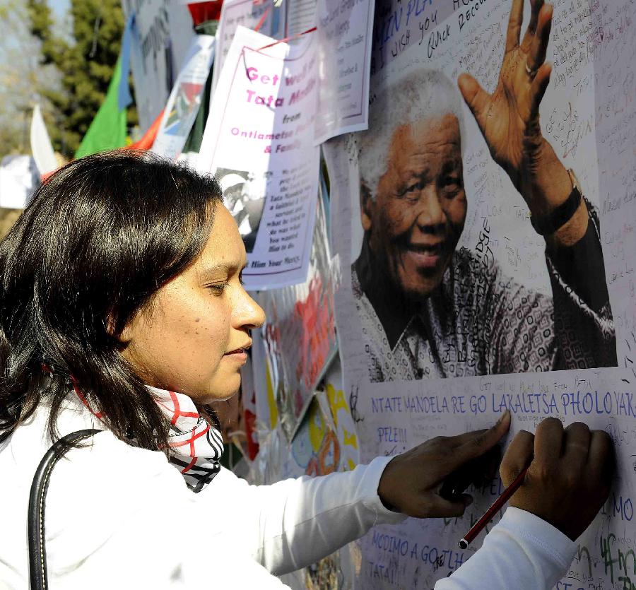 Nelson Mandela est sous assistance respiratoire depuis au moins six jours : famille (5)