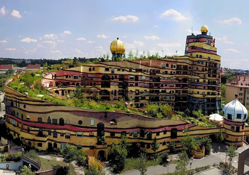 1. WaldspiraleVille : Darmstadt, AllemagneFriedensreich Hundertwasser, architecte et peintre autrichien, a conçu ce bâtiment composé de 105 appartements et d'un restaurant.