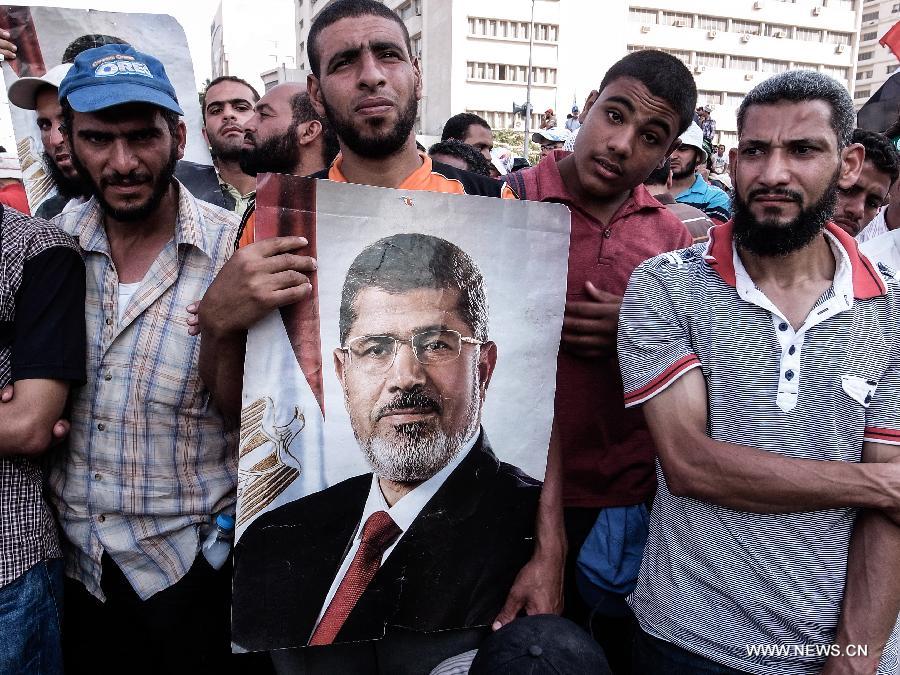 Egypte: manifestations des opposants et des partisans de Morsi à travers le pays